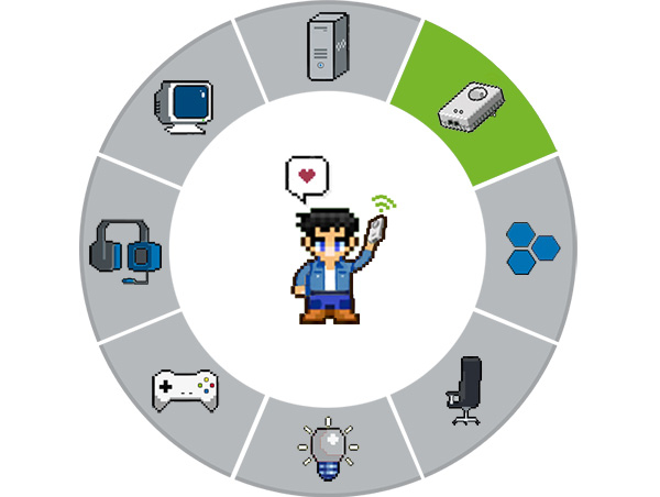 Ein Item-Rad, das die wichtigsten Ausstattungsgegenstände eines Gaming-Zimmers in Pixel-Optik abbildet. In der Mitte: Ein Gamer, der sich über devolo-Technik freut.