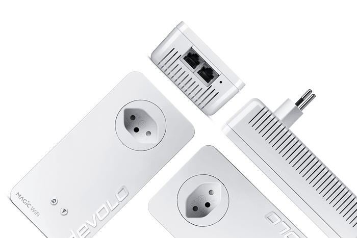 4 devolo Powerline Adapter Magic WiFi in verschiedene Positionen präsentiert