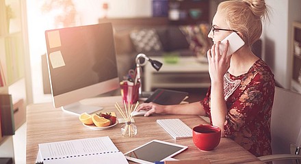 Home-Office: die richtige Ausstattung für professionelles Arbeiten Home-Office: die richtige Ausstattung für professionelles Arbeiten