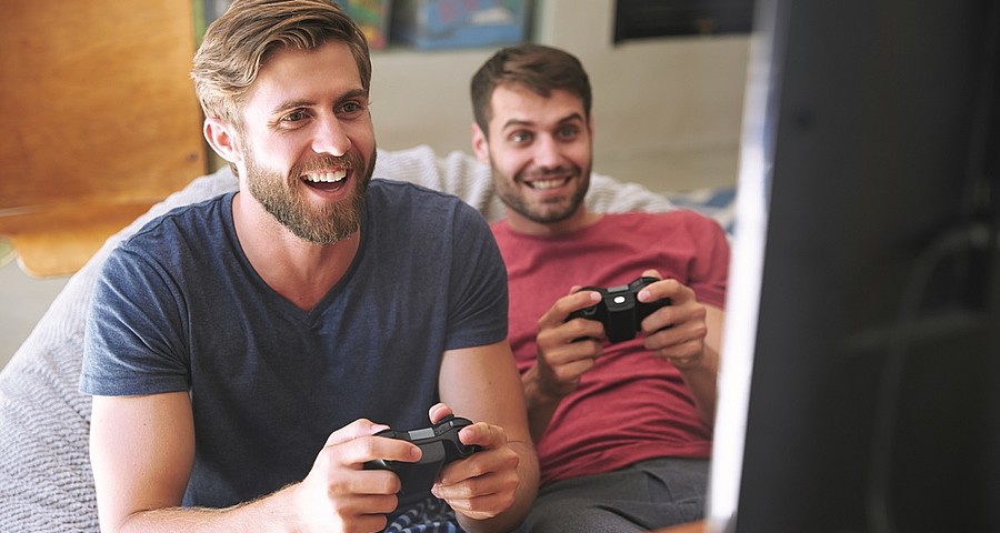 Zocken unterm Weihnachtsbaum – Geschenktipps und Gaming-Trends Zocken unterm Weihnachtsbaum – Geschenktipps und Gaming-Trends